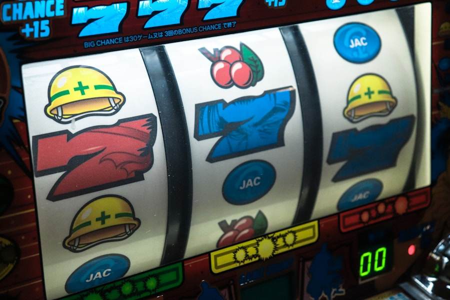Layar mesin slot daring menampilkan simbol tujuh, ilustrasi panduan slot online Duniaslot77